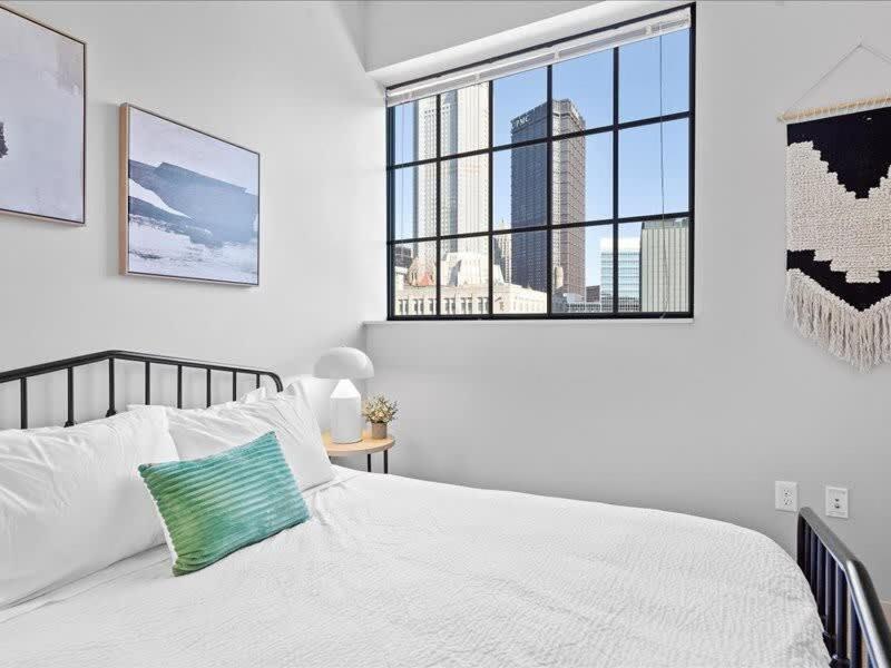 Cozysuites Modern 1Br, Downtown Pittsburgh Bagian luar foto