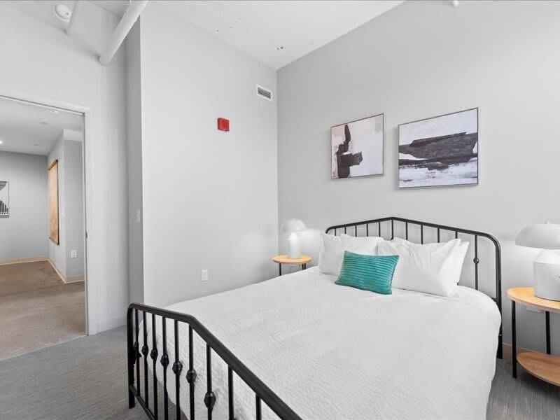 Cozysuites Modern 1Br, Downtown Pittsburgh Bagian luar foto
